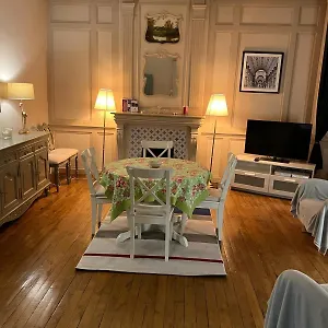 Eglantine Centre Historique De , Dinan France